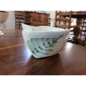 Hilborn Canada Art Pottery Fern Leaf Bow